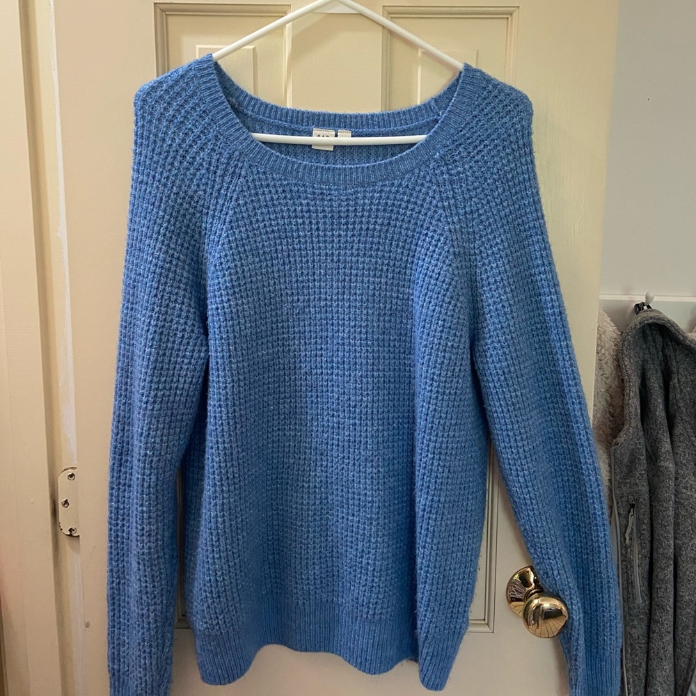 GAP blue sweater